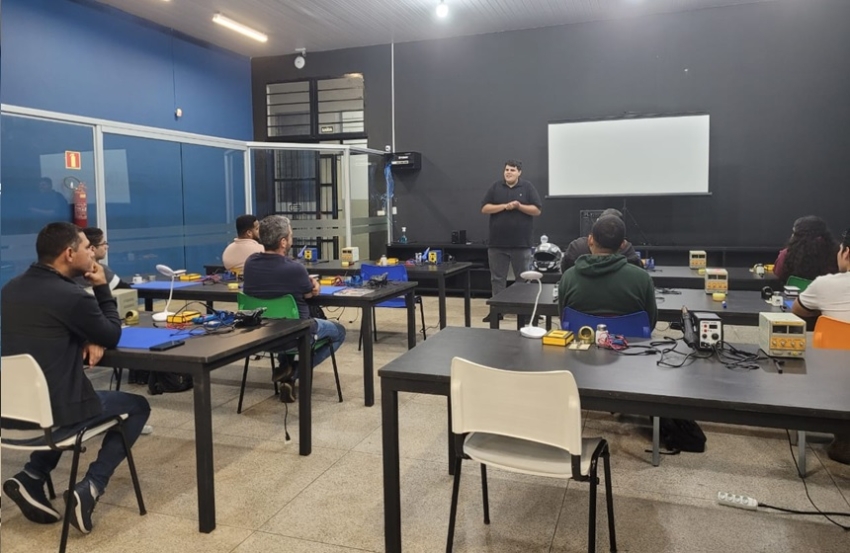 Curso de Manutenção em Smartphones é iniciado com vagas esgotadas