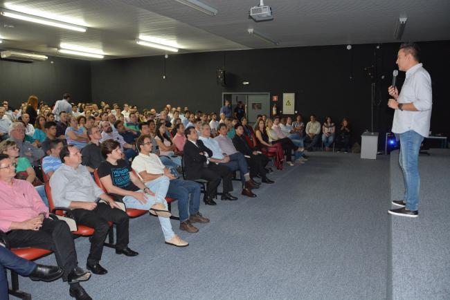 Primeira noite da Semana de Ciência e Tecnologia registra lotação máxima da Inova