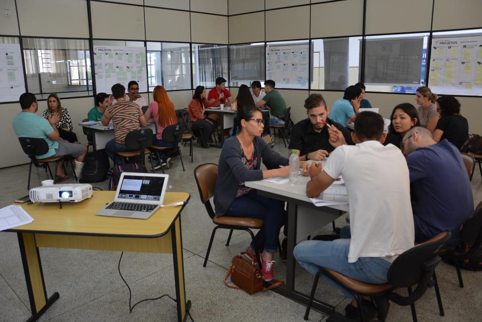 Design Thinking - Pensando fora da caixa atrai participantes de Prudente e região