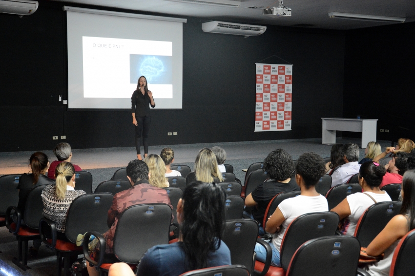 Palestra traz formas de ser inabalável diante das emoções