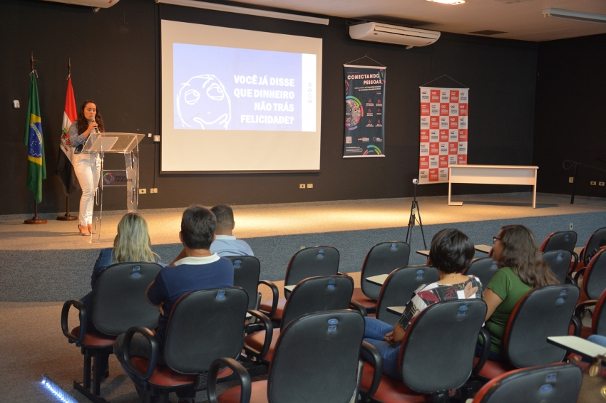 Palestra apresenta alternativas para conquistar a liberdade financeira