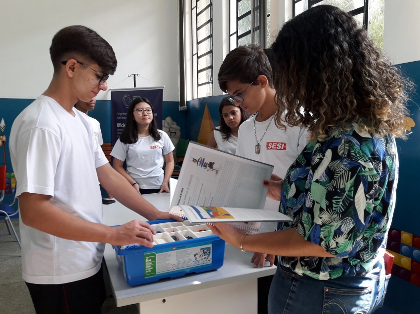 Alunos do SESI Prudente validam ideia para o torneio First Lego League de Robótica