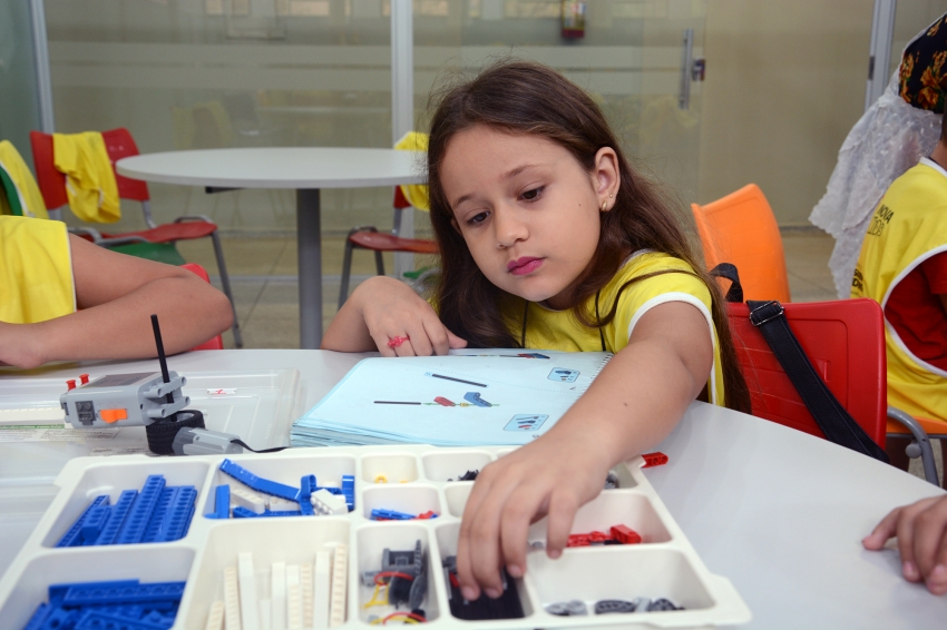 OFICINAS DE FÉRIAS ATRAEM  APROXIMADAMENTE 350 CRIANÇAS  DAS REDES PÚBLICA E PRIVADA DE ENSINO