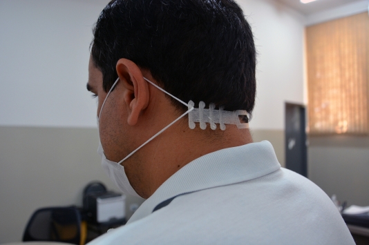 Inova produz protetor de orelha em impressora 3D para o uso contínuo das máscaras durante a pandemia