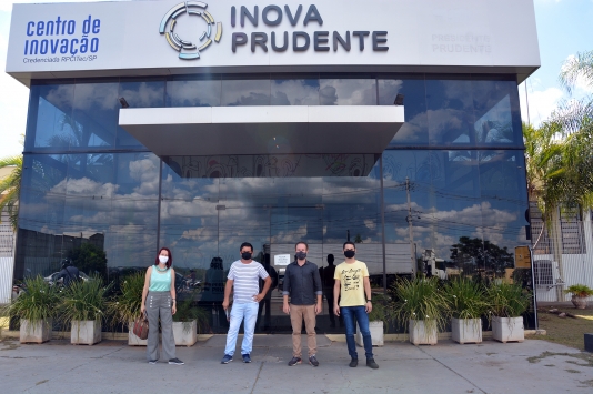 Empreendedores de Salto Grande e Jacarezinho visitam Fundação Inova Prudente