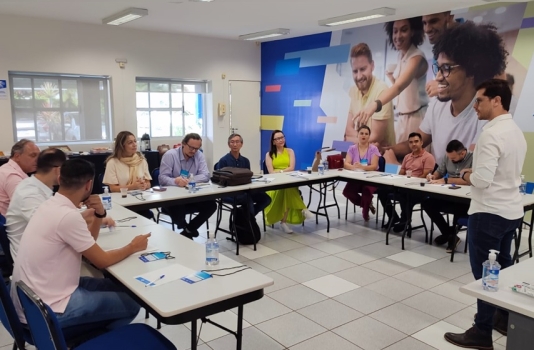 Comitiva de Presidente Prudente visita Bioma de Inovação de Maringá