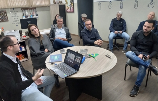 Comitiva de Oswaldo Cruz realiza visita técnica na Inova Prudente