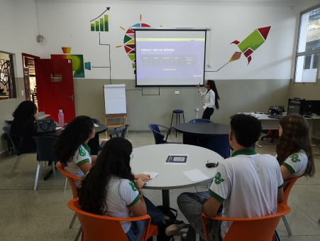 Inova Prudente e Sebrae Aqui Inovação recebem universitários para oficina de ideação do Sebrae Supernova