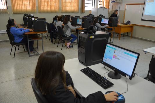 Oficina de Introdução à Lógica de Programação exclusiva para meninas tem início na Inova