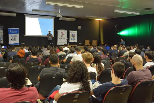 Primeiro Meetup Google Developer Group em Prudente atrai cerca de 200 pessoas 